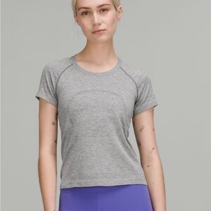 Lululemon Swiftly Tech 2.0 short sleeve waist length size 6